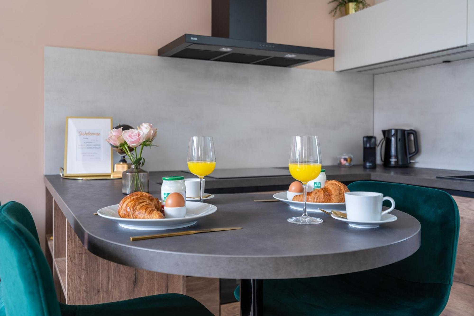 Luxury Fully Equipped Studio - Centrally Located Appartement Huizen Buitenkant foto